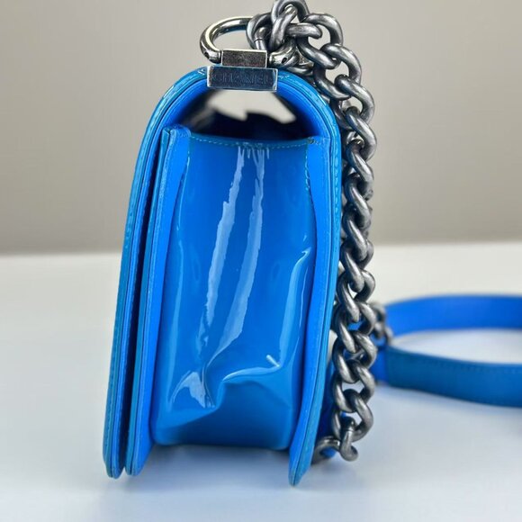 Chanel Blue Patent Leather Medium Boy Bag Shoulder Bag Crossbody - Picture 2 of 9